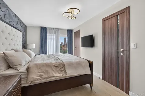 262 W End Avenue Brooklyn NY 11235
