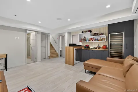 262 W End Avenue Brooklyn NY 11235