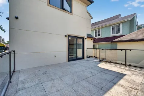 262 W End Avenue Brooklyn NY 11235