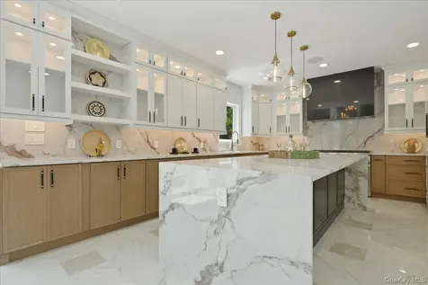 72 Haypath Road Bethpage NY 11714