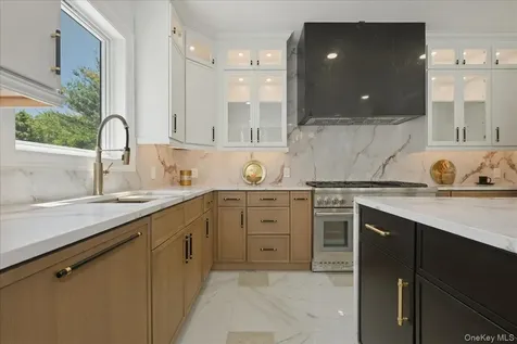 72 Haypath Road Bethpage NY 11714