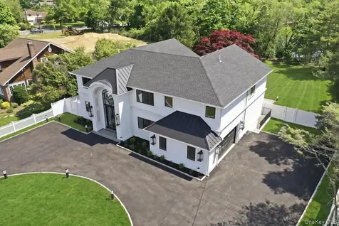 72 Haypath Road Bethpage NY 11714
