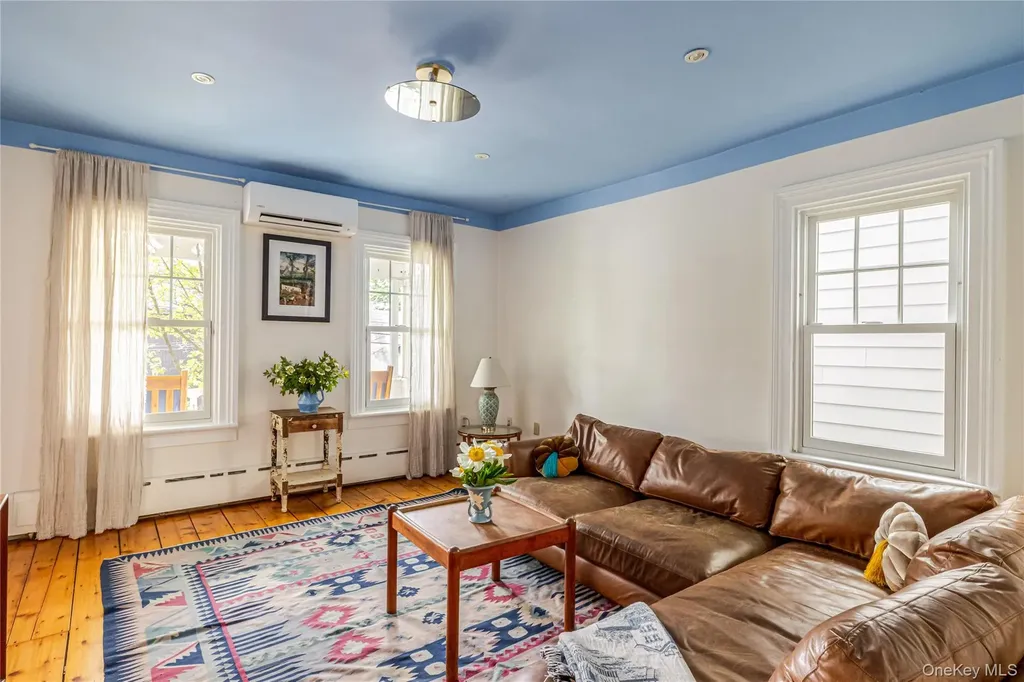 16 Worth Avenue Hudson NY 12534