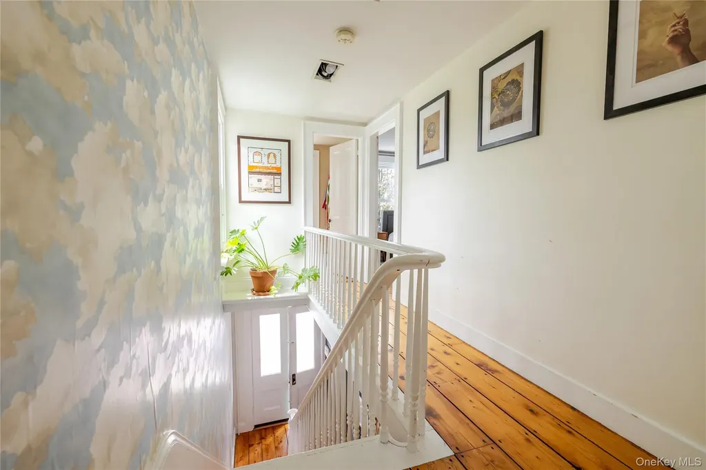 16 Worth Avenue Hudson NY 12534