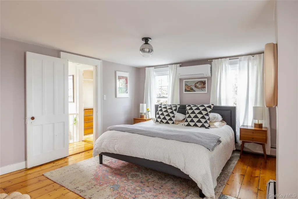 16 Worth Avenue Hudson NY 12534