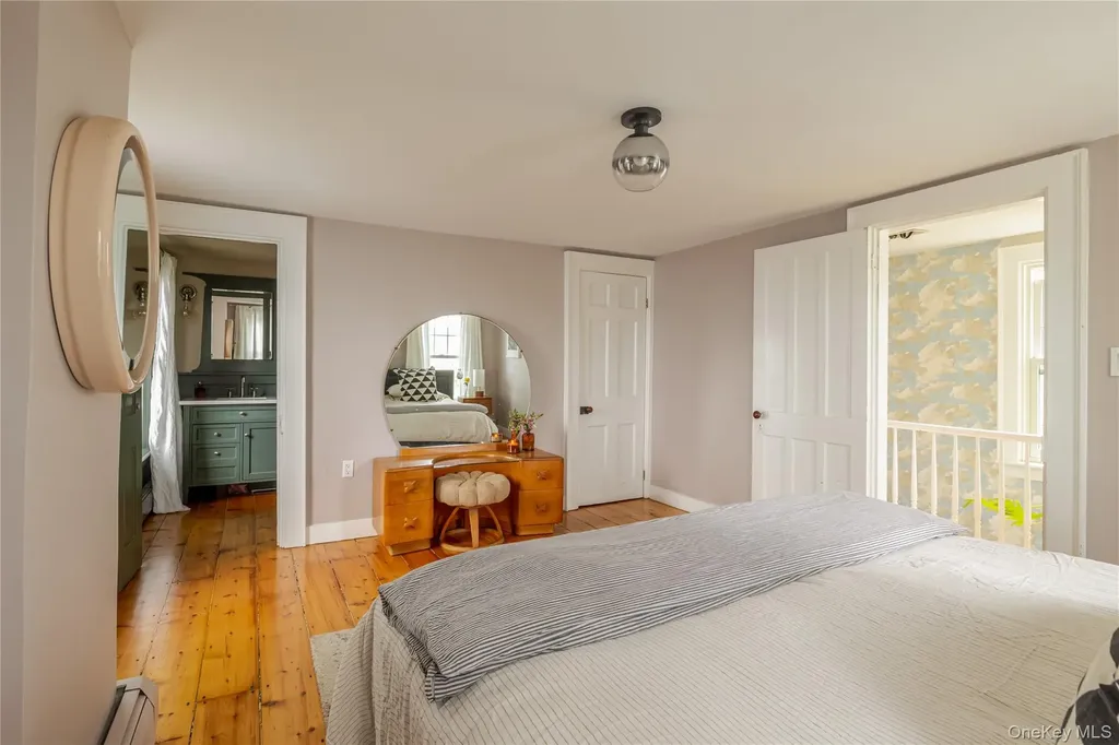 16 Worth Avenue Hudson NY 12534