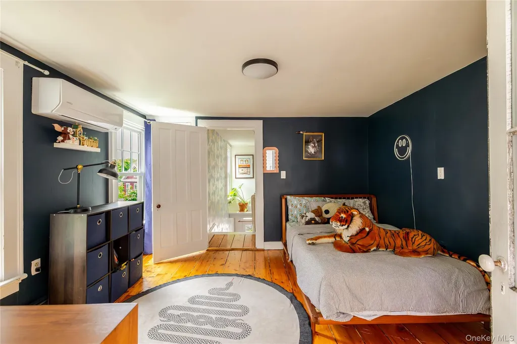 16 Worth Avenue Hudson NY 12534