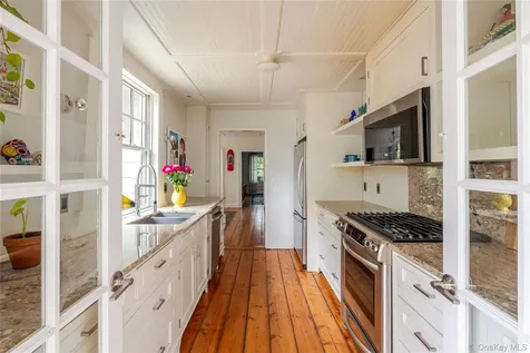 16 Worth Avenue Hudson NY 12534