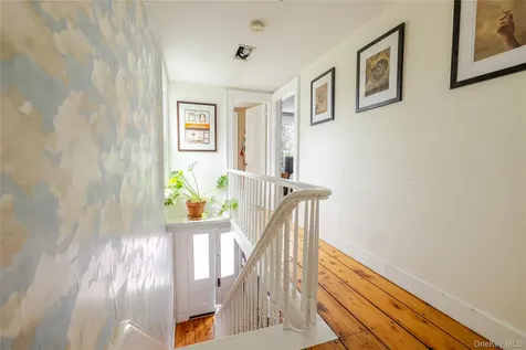 16 Worth Avenue Hudson NY 12534