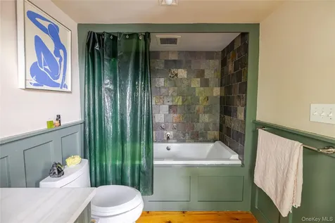 16 Worth Avenue Hudson NY 12534