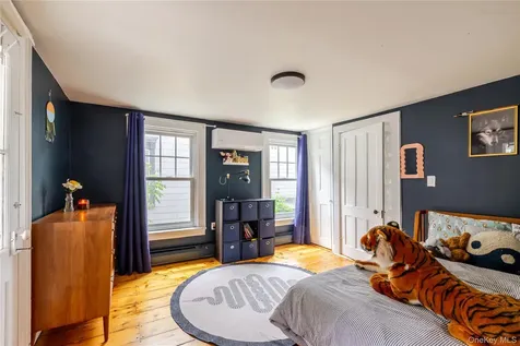 16 Worth Avenue Hudson NY 12534