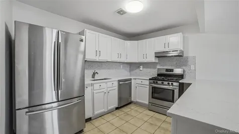 2011 Colonial Avenue Bronx NY 10461