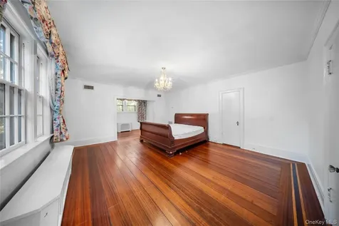 6954 Dartmouth Street Forest Hills NY 11375