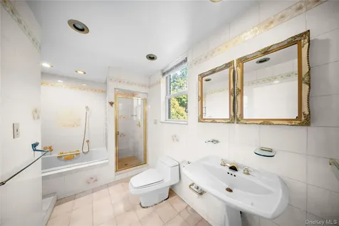 6954 Dartmouth Street Forest Hills NY 11375