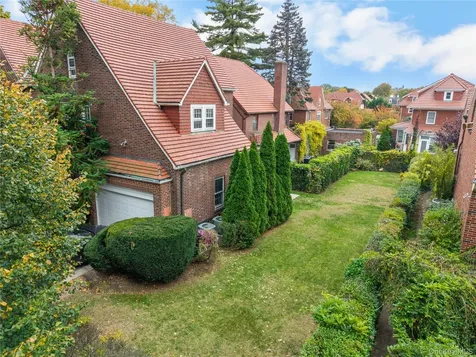 6954 Dartmouth Street Forest Hills NY 11375