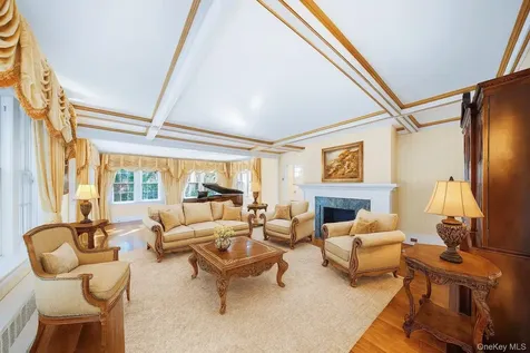 6954 Dartmouth Street Forest Hills NY 11375