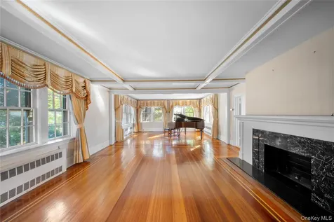 6954 Dartmouth Street Forest Hills NY 11375