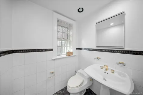 6954 Dartmouth Street Forest Hills NY 11375
