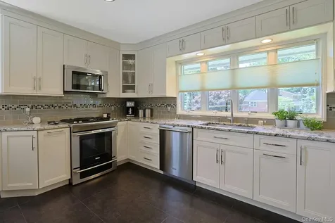 21 Soundview Drive Eastchester NY 10709