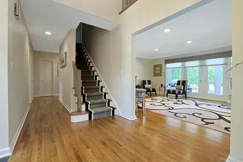 21 Soundview Drive Eastchester NY 10709