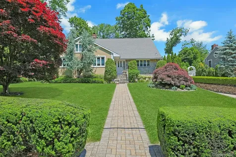 21 Soundview Drive Eastchester NY 10709
