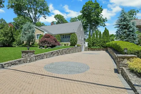 21 Soundview Drive Eastchester NY 10709