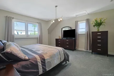 21 Soundview Drive Eastchester NY 10709