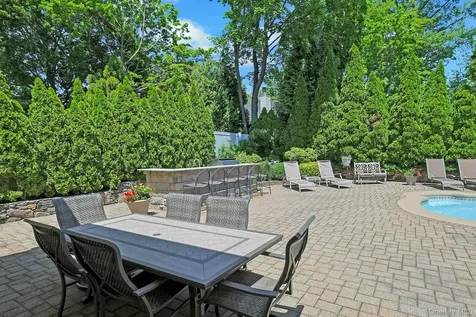 21 Soundview Drive Eastchester NY 10709