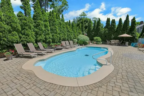 21 Soundview Drive Eastchester NY 10709