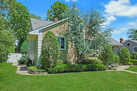 21 Soundview Drive Eastchester NY 10709