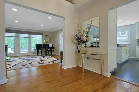 21 Soundview Drive Eastchester NY 10709