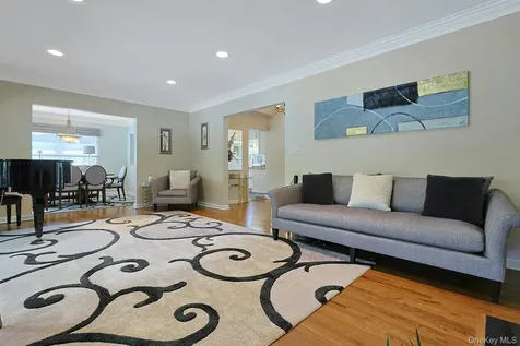 21 Soundview Drive Eastchester NY 10709