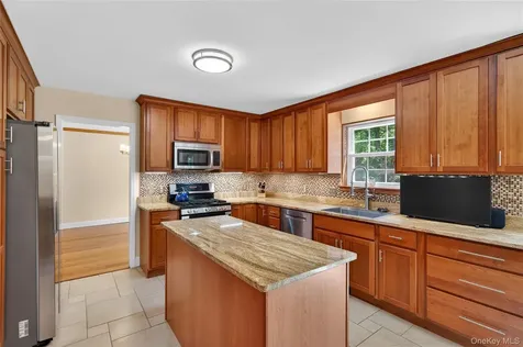 22 Hampton Place Cornwall NY 12518