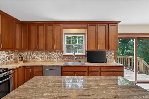 22 Hampton Place Cornwall NY 12518