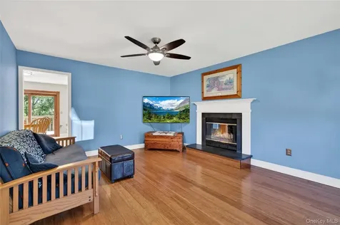 22 Hampton Place Cornwall NY 12518