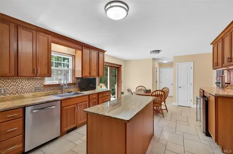 22 Hampton Place Cornwall NY 12518