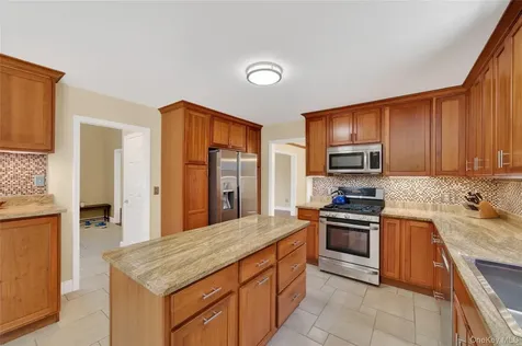 22 Hampton Place Cornwall NY 12518