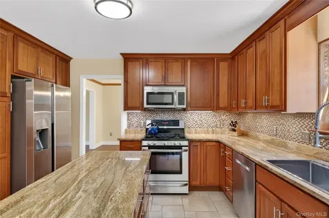 22 Hampton Place Cornwall NY 12518