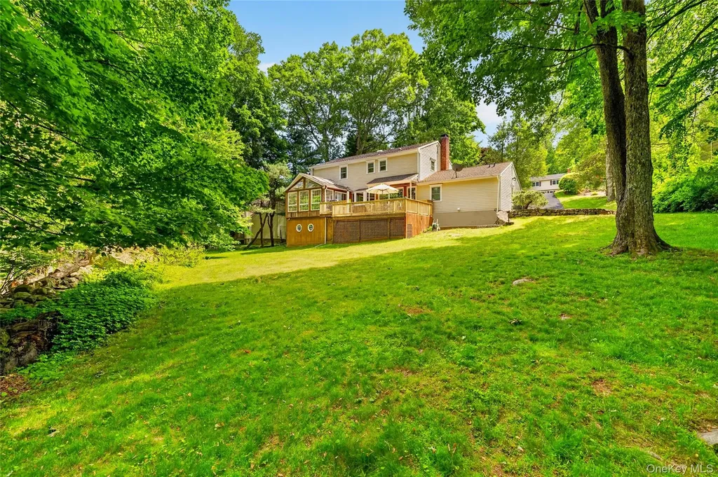 16 Soundview Loop South Salem NY 10590