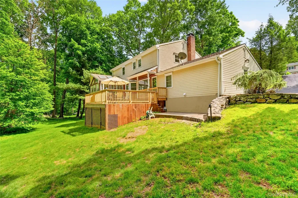 16 Soundview Loop South Salem NY 10590