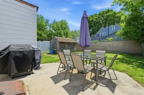 124 N Linden Street Massapequa NY 11758