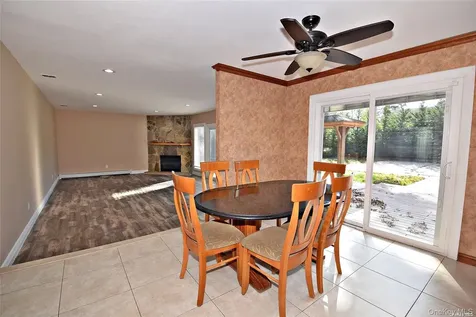27 Jill Drive Commack NY 11725