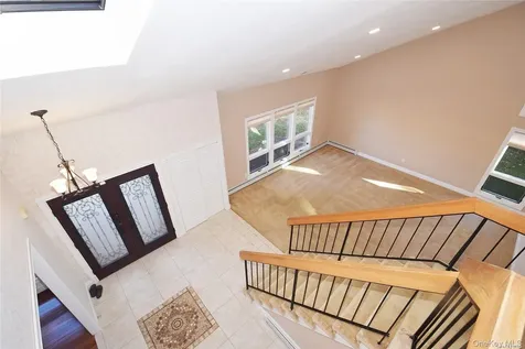 27 Jill Drive Commack NY 11725