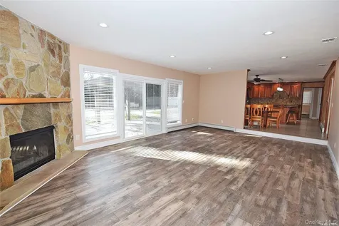 27 Jill Drive Commack NY 11725