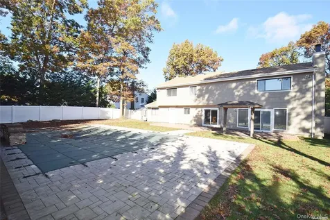 27 Jill Drive Commack NY 11725
