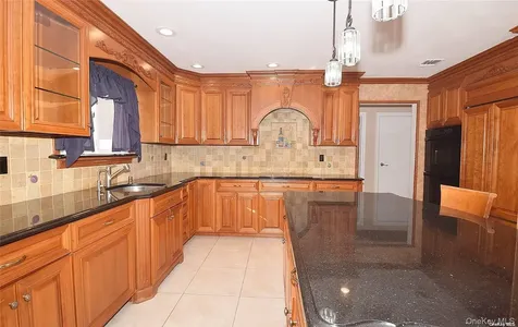 27 Jill Drive Commack NY 11725