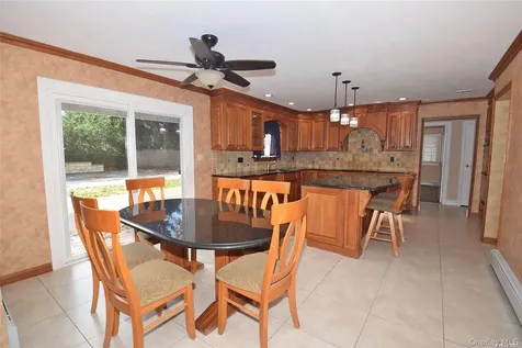 27 Jill Drive Commack NY 11725