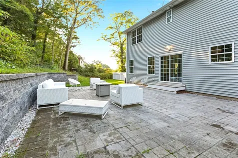24 Belmont Road Sound Beach NY 11789