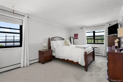 1085 Warburton Avenue Yonkers NY 10701