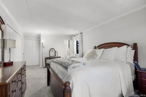 1085 Warburton Avenue Yonkers NY 10701